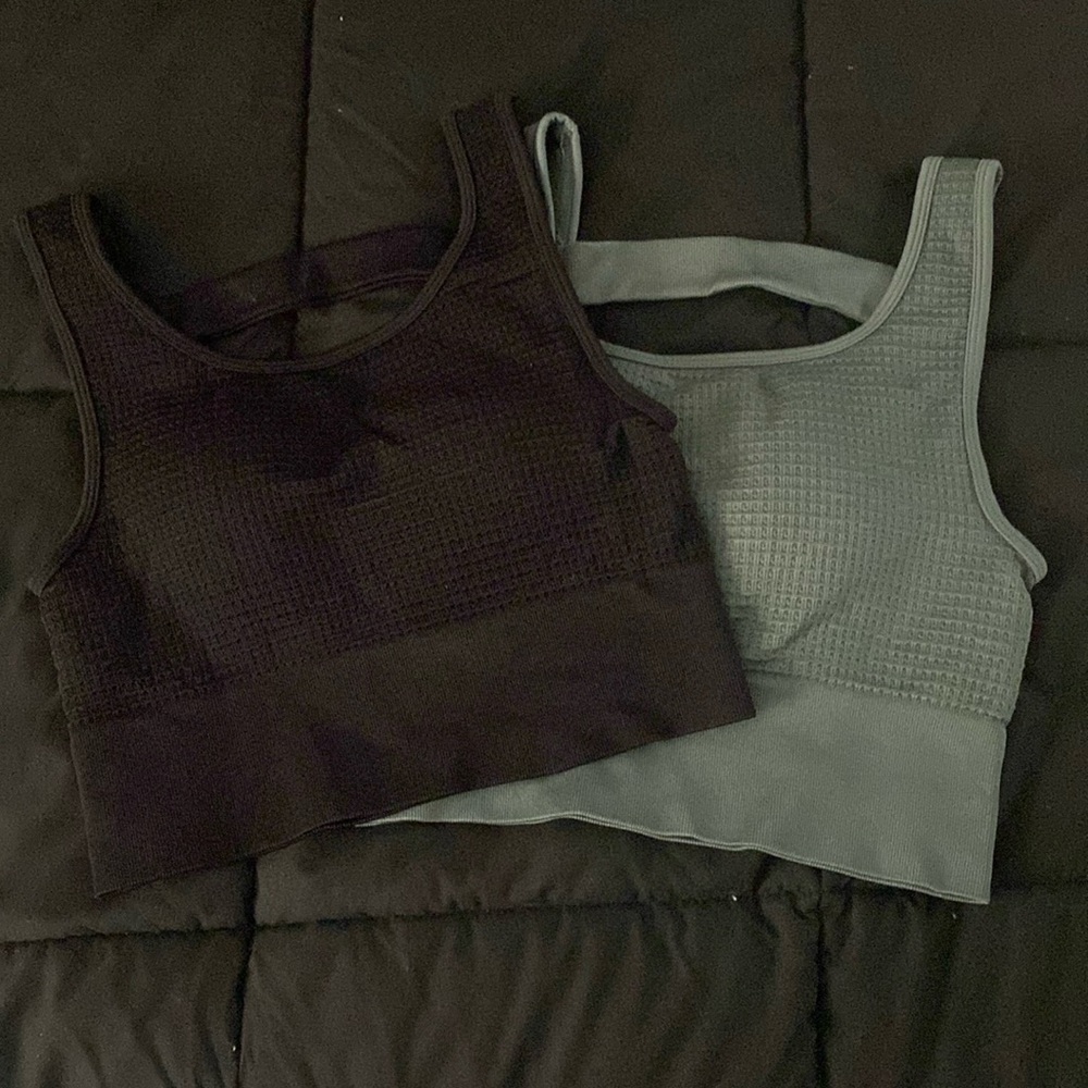 Yogalicious 2 crop sports tanks